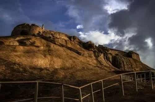 Madhugiri – Asia’s Largest Monolith