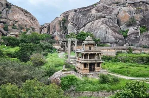 Chitradurga – Forts and rocky landscapes
