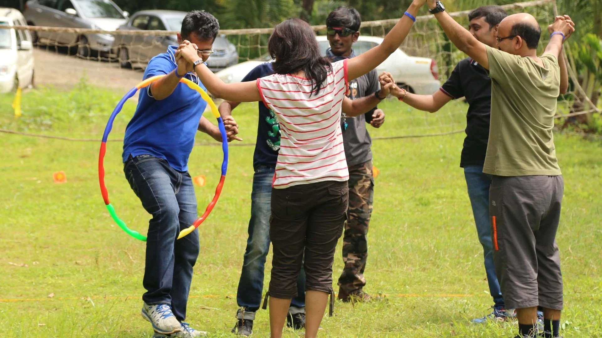 22 Fun Team Building Activities for Large Groups That Actually Work