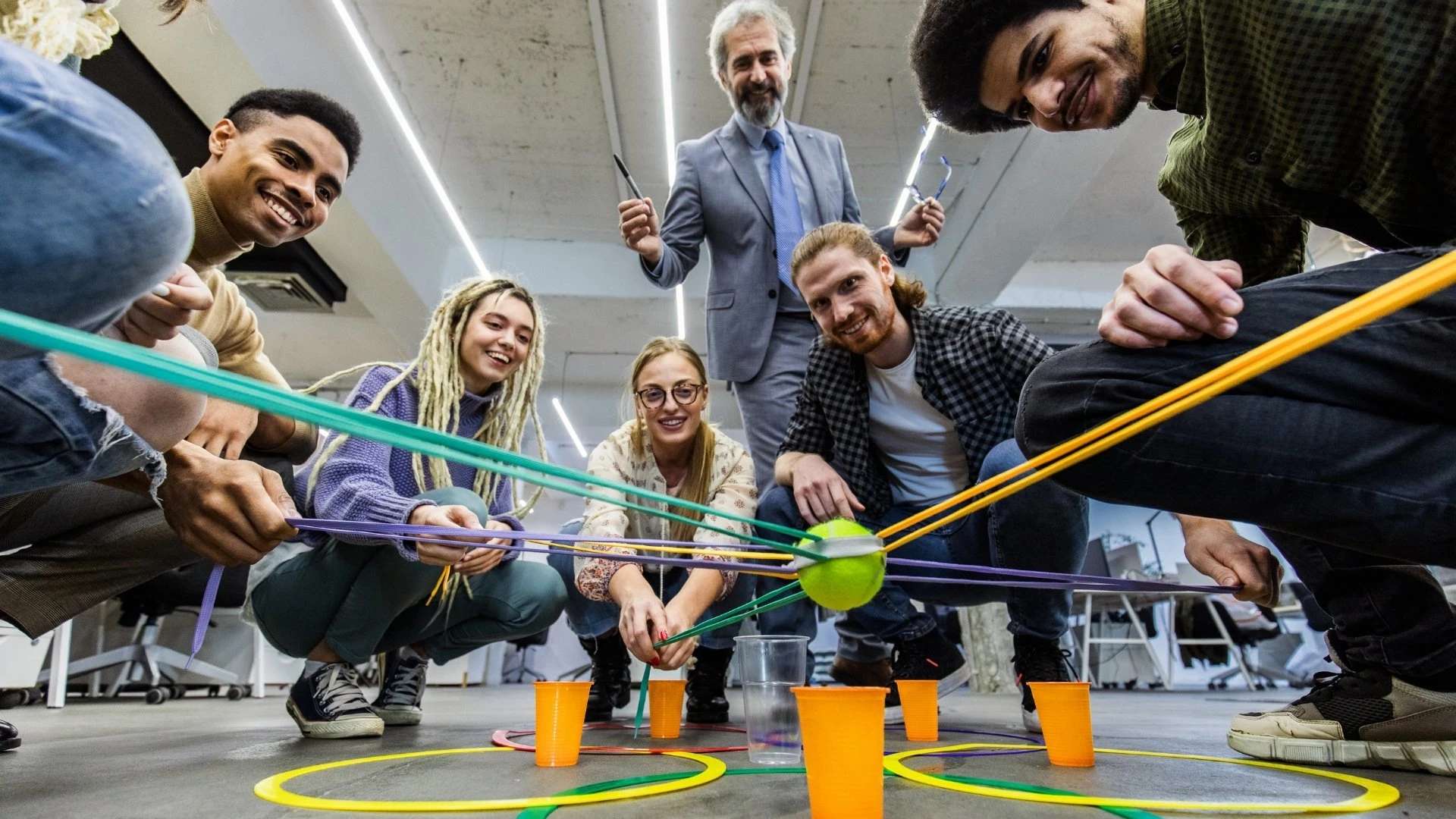 22 Fun Team Building Activities for Large Groups That Actually Work