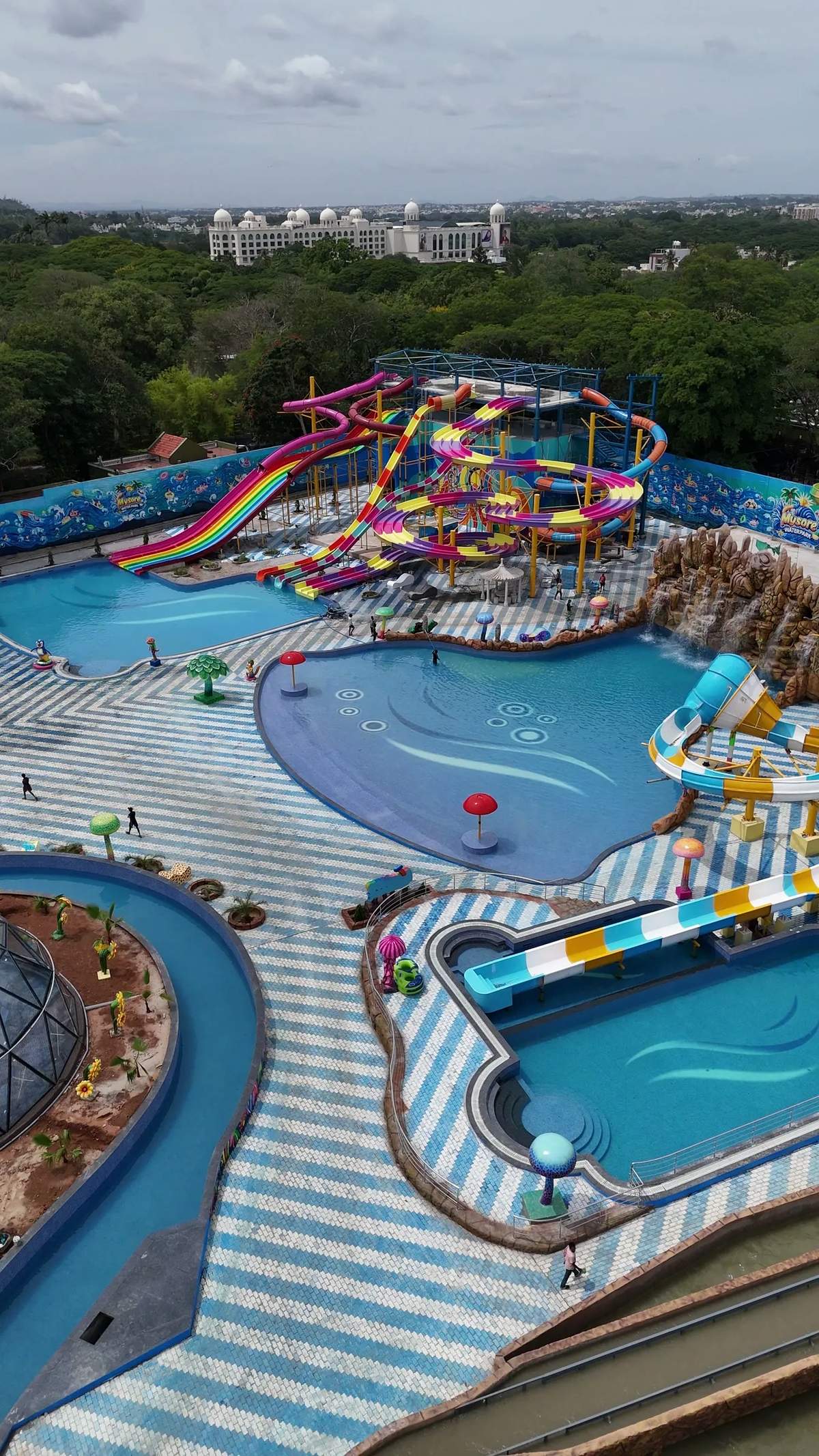Multi-lane body slides and splash pools seen from above